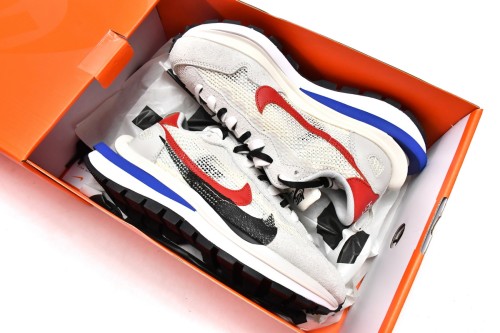  N Vaporwaffle sacai Sport Fuchsia Game Royal CV1363-100