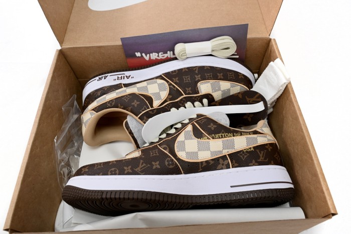 L  Trainer Sneaker x N  Air Force 1