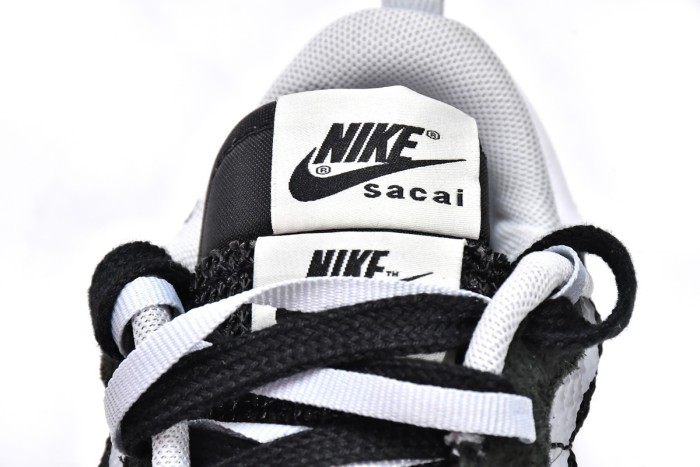 Sacai x  N Pegasua Vaporfly Black White CV1363-001