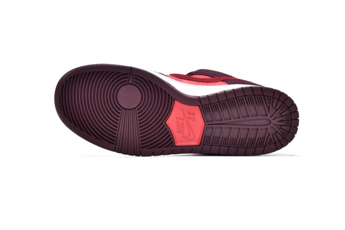 N  SB Dunk Low Cherry DM0807-600