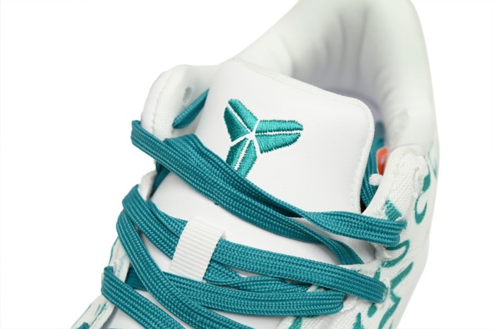 N Kobe 8 Protro Radiant Emerald FQ3549-101
