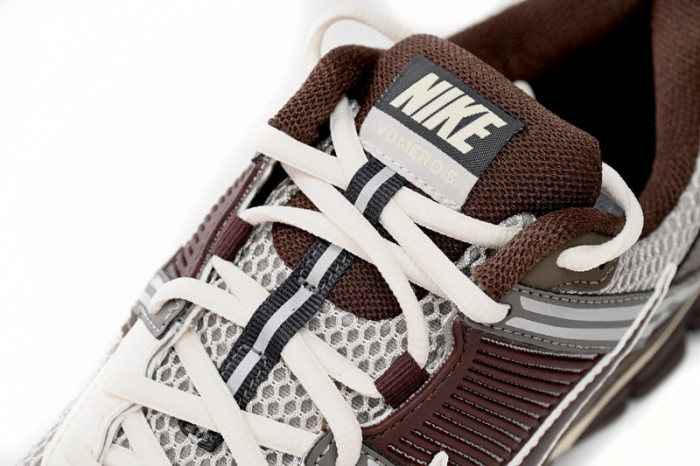  N Zoom Vomero 5 Earth Fossil FD9920-022