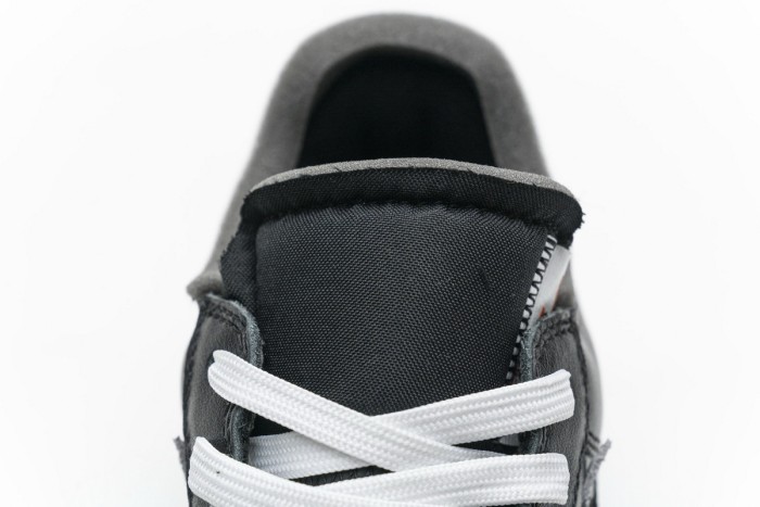 N  Air Force 1 '07 Virgil x MoMA AV5210-001