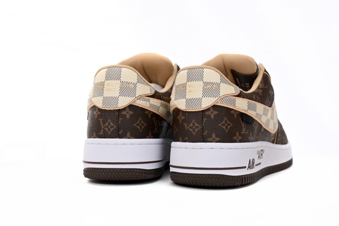 L  Trainer Sneaker x N  Air Force 1