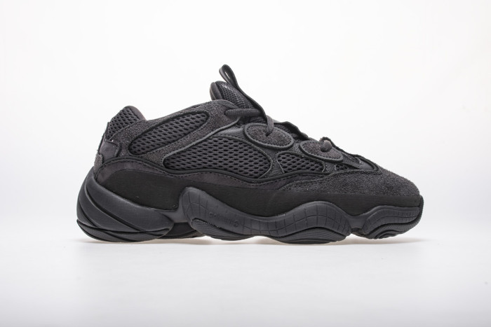 A  Y**zy 500 Utility Black F36640