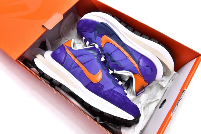  N Vaporwaffle sacai Dark Iris DD1875-500