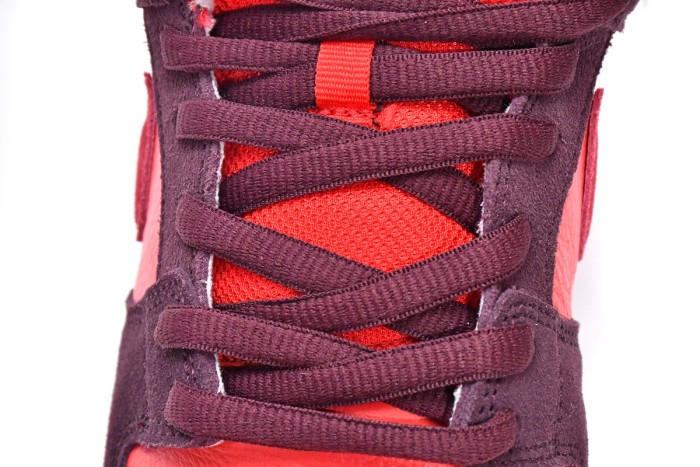 N  SB Dunk Low Cherry DM0807-600