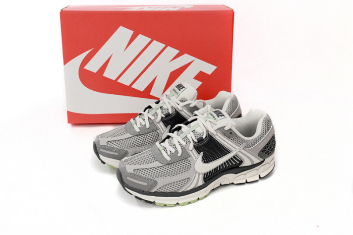 [buy more save more] N Zoom Vomero 5 Cobblestone Flat Pewter FB8825-001