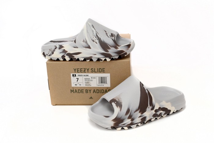A Y**zy Slide Enflame Oil Painting White Grey GZ5553