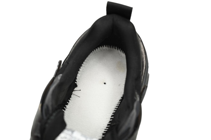  N  V2K Run Black Dark Smoke Grey FD0736-001
