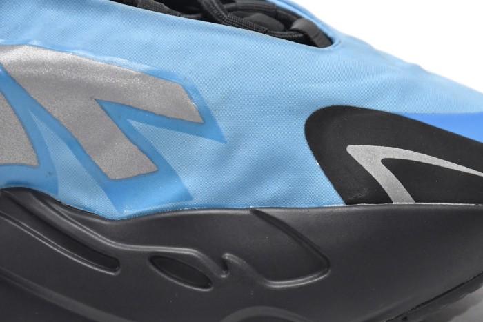 A  Y**zy Boost 700 MNVN Bright Cyan GZ3079