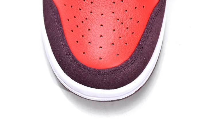 N  SB Dunk Low Cherry DM0807-600