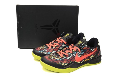  N Kobe 8 System Christmas Solid Outsole 555286-060