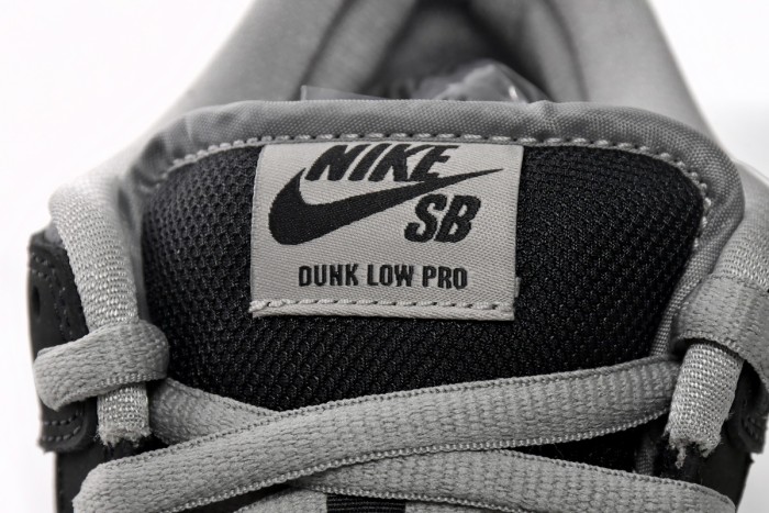  N  Dunk SB Low J-Pack Shadow BQ6817-007