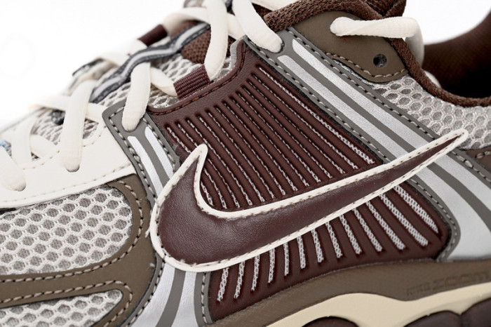  N Zoom Vomero 5 Earth Fossil FD9920-022