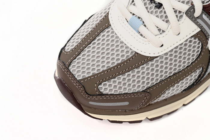  N Zoom Vomero 5 Earth Fossil FD9920-022