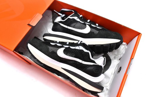 Sacai x  N Pegasua Vaporfly Black White CV1363-001