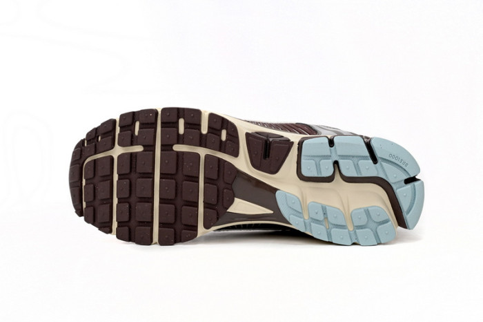  N Zoom Vomero 5 Earth Fossil FD9920-022