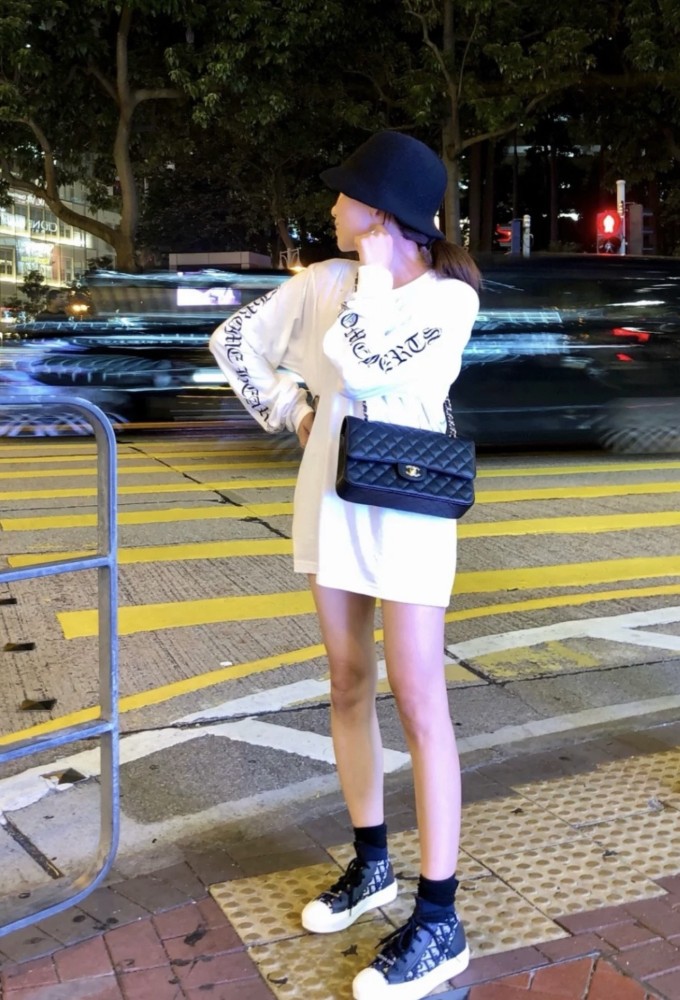 1:1 quality version Scroll Logo Long Sleeve T-Shirt 2 colors