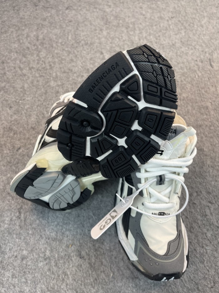 1:1 quality version B Runner Grey White Black 772774W3RNY9012