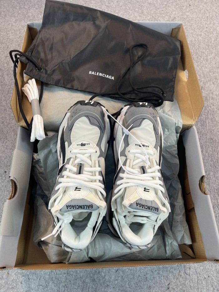 1:1 quality version B Runner Grey White Black 772774W3RNY9012