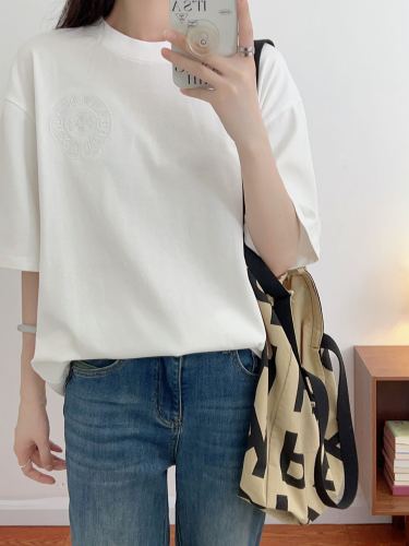 Back a line of horseshoe logo embroidery Tee 3 colors