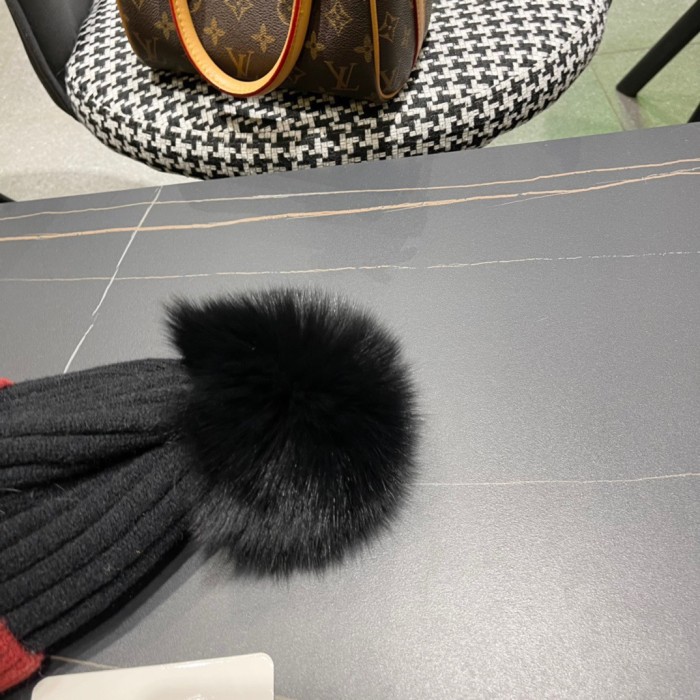 1:1 quality version Colorblocked Fox Fur Ball Cold beanie 4 colors