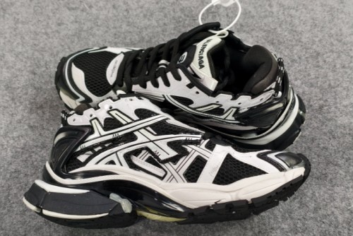1:1 quality version B Runner White Black White 677403W3RB29010