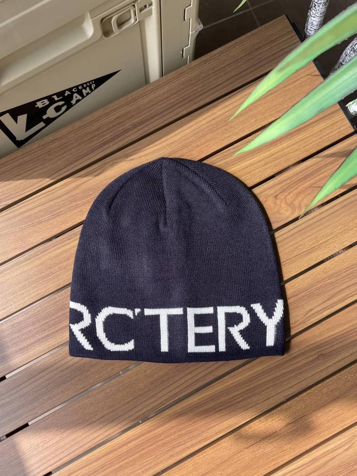 Large Letter Jacquard Warm Cold beanie 6 colors