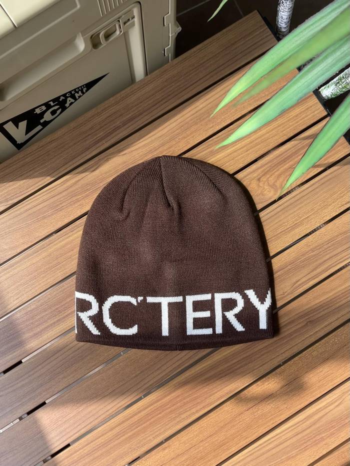 Large Letter Jacquard Warm Cold beanie 6 colors