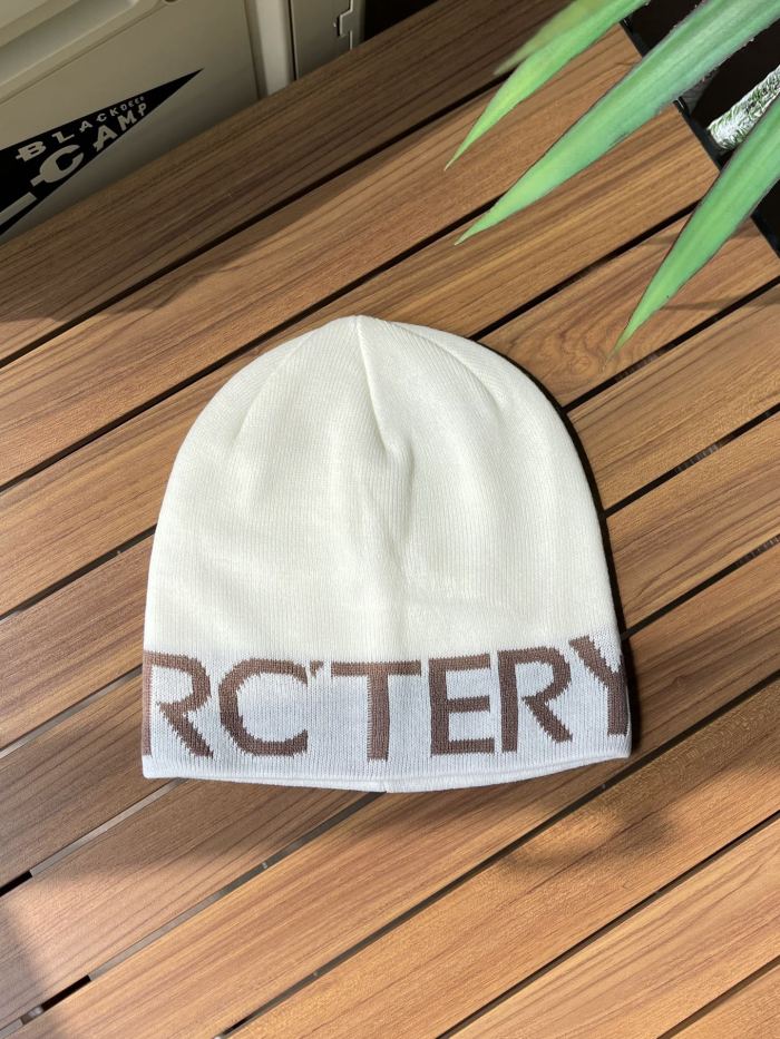 Large Letter Jacquard Warm Cold beanie 6 colors