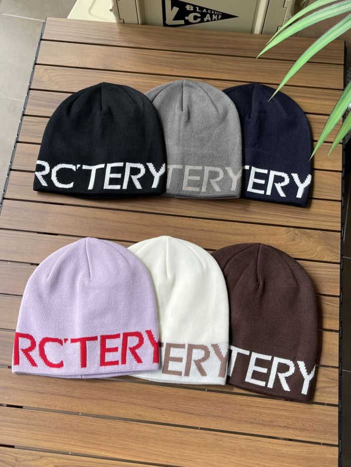 Large Letter Jacquard Warm Cold beanie 6 colors