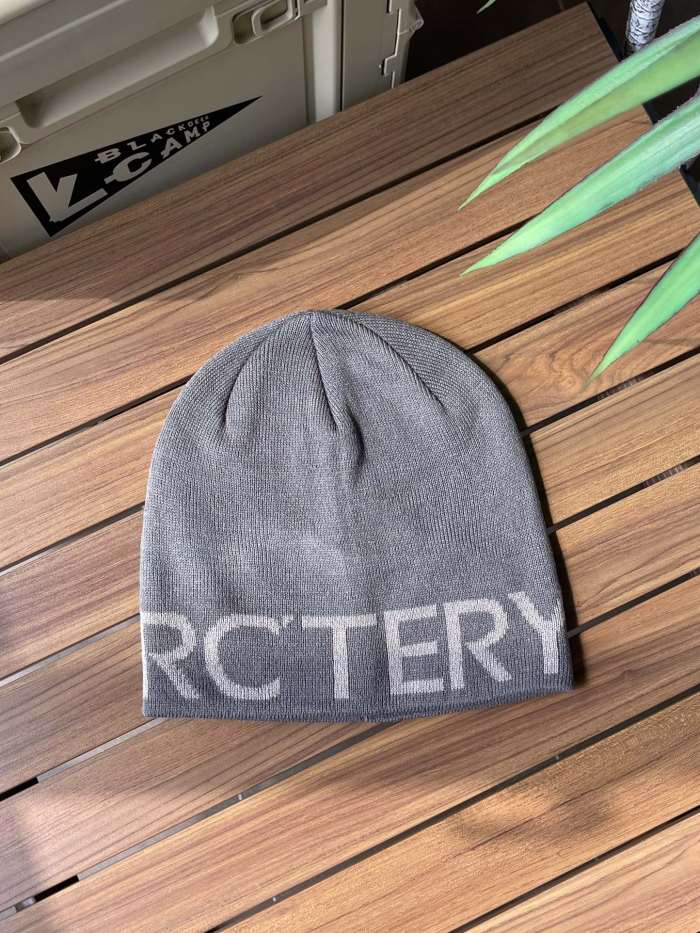 Large Letter Jacquard Warm Cold beanie 6 colors