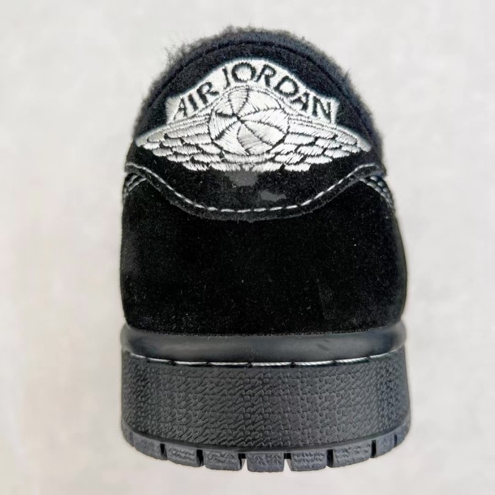 1:1 quality version Travis Scott Co-branded Darth Vader Reverse Hook Low Top Boardshoes