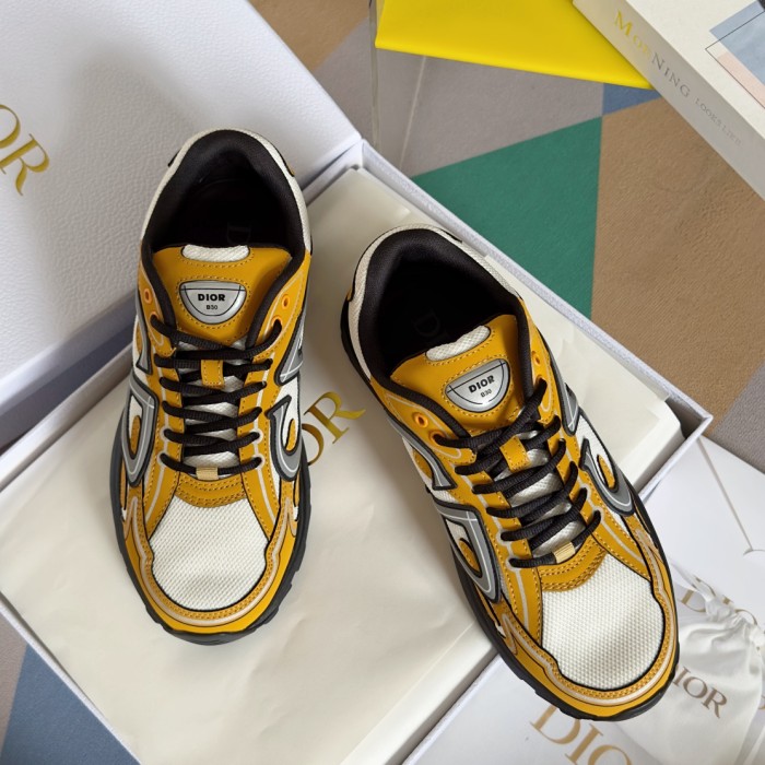 1:1 quality version Leather and mesh fabric patchwork reflective sneakers 35 colors 27736899