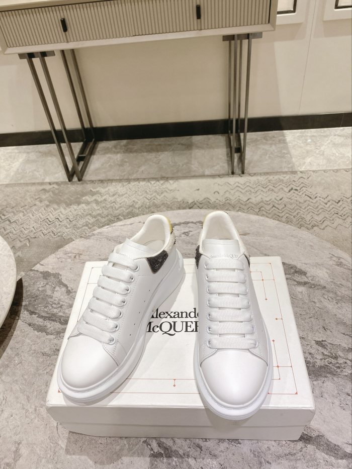 1:1 quality version Gradient Colorblocking Drill Tail Letter Print White Shoes 3 colors