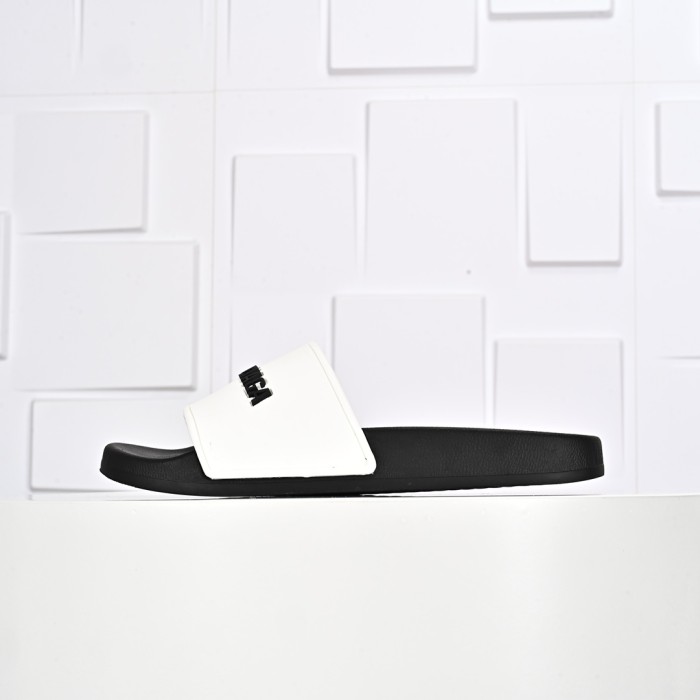 27968656 three-dimensional letter slippers 2 colors