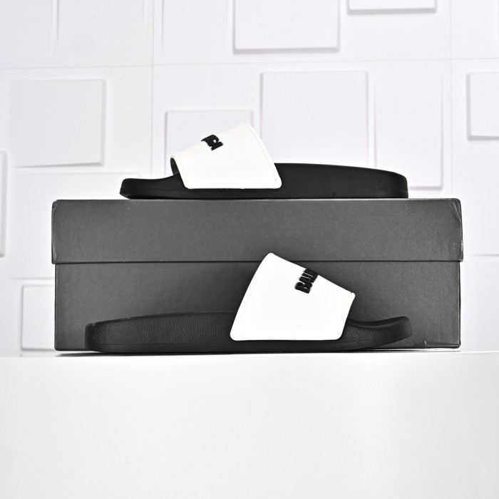 27968656 three-dimensional letter slippers 2 colors
