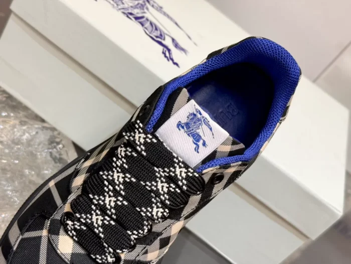 BURB5RRY TERRACE CHECK SNEAKERS   BBR094