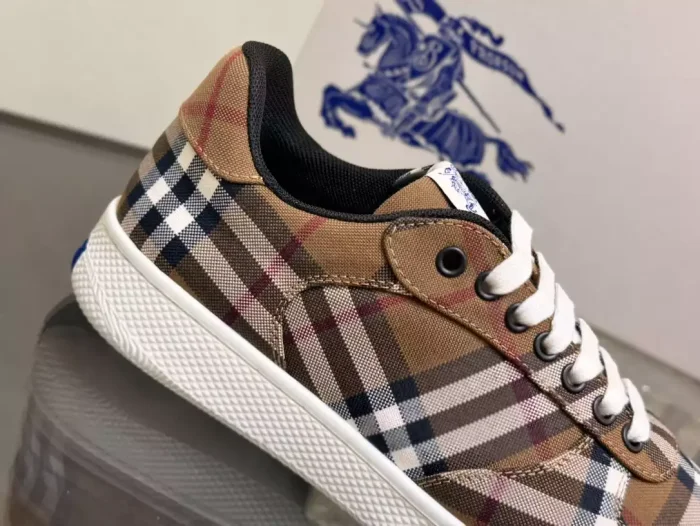 BURB5RRY TERRACE CHECK SNEAKERS   BBR106