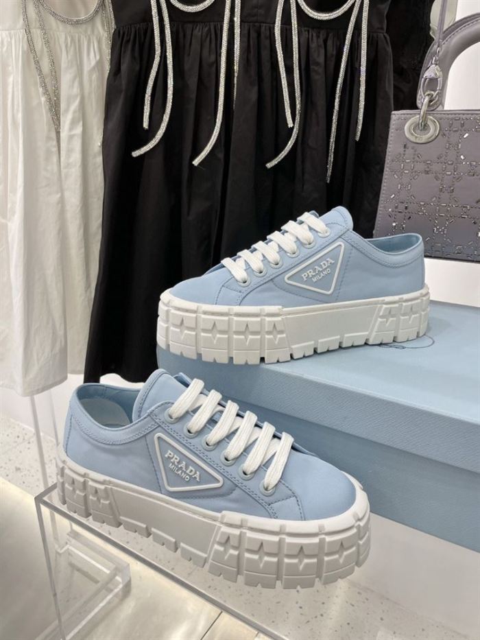 PR@DA@ DOUBLE WHEEL RE-NYLON GABARDINE SNEAKERS LIGHT BLUE   PRD085