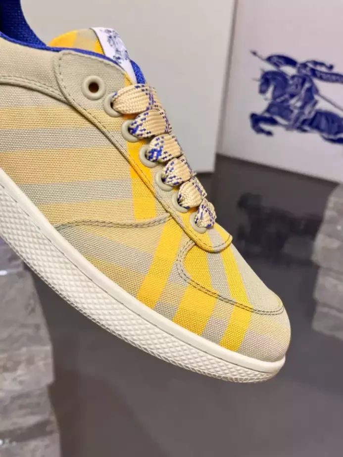 BURB5RRY TERRACE CHECK SNEAKERS   BBR104