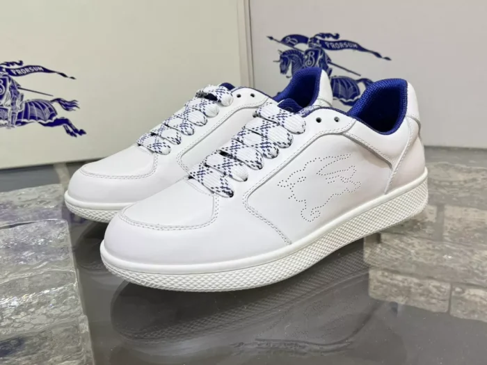 BURB5RRY LEATHER STOCK SNEAKERS IN WHITE   BBR091