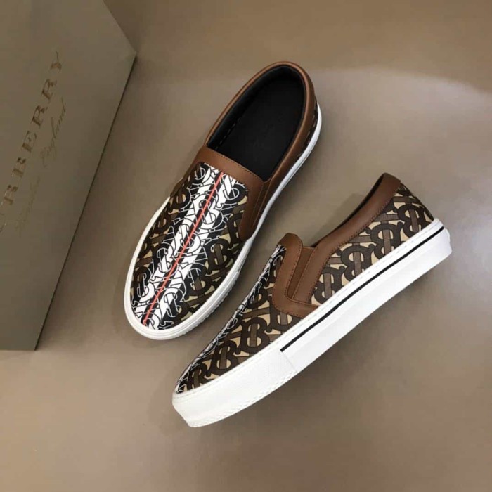 BURB5RRY LEATHER VINGATE SNEAKER- BBR81