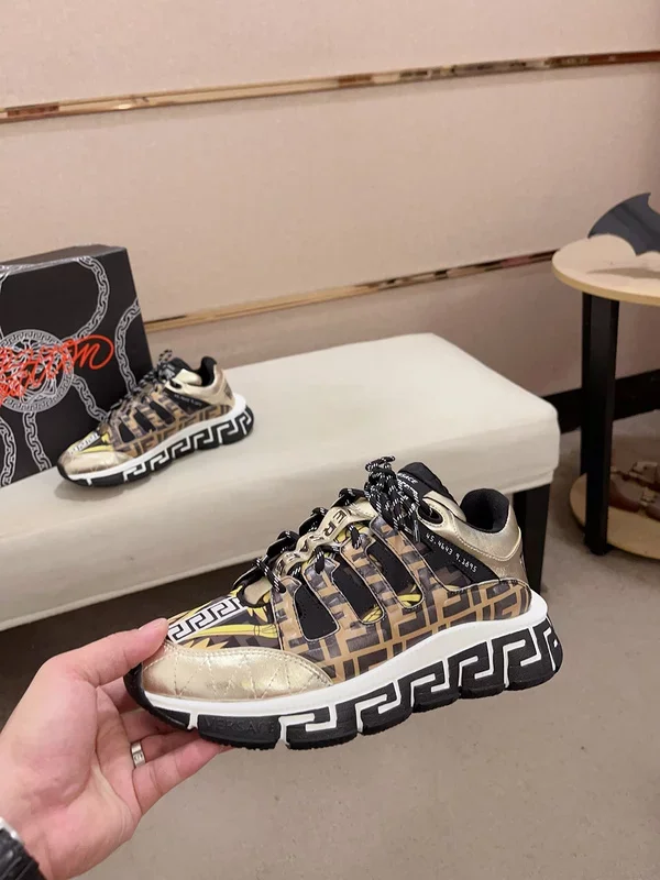 VERS@CE TRIGRECA SNEAKERS   VS69