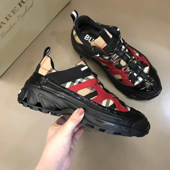BURB5RRY VINTAGE CHECK ARTHUR SNEAKERS   BBR34