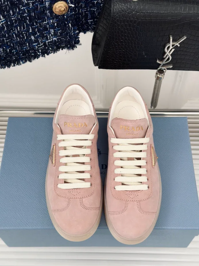 PR@DA@ SUEDE SNEAKERS ALABASTER PINK   PRD081