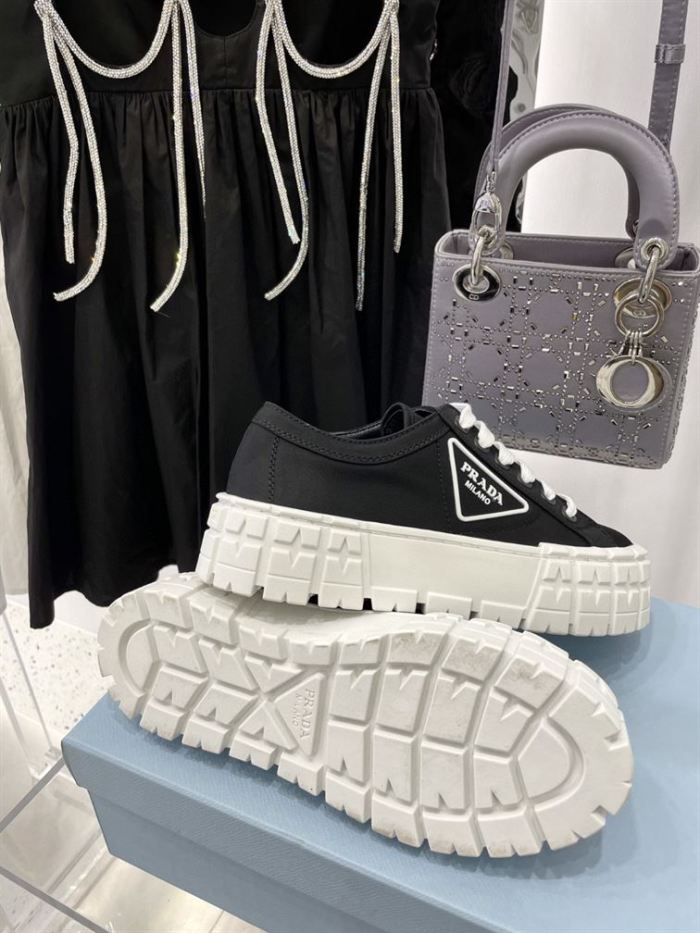 PR@DA@ DOUBLE WHEEL RE-NYLON GABARDINE SNEAKERS BLACK   PRD086