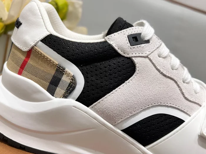 BURB5RRY VINTAGE CHECK SNEAKERS   BBR123