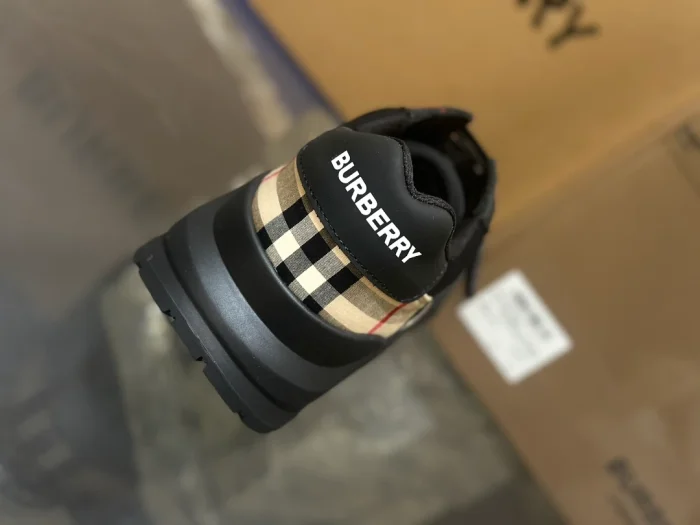 BURB5RRY VINTAGE CHECK SNEAKERS   BBR113